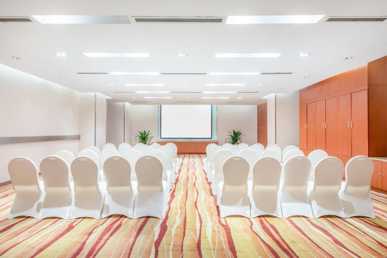 Holiday Inn Nanjing Aqua City, an IHG Hotel Bagian luar foto