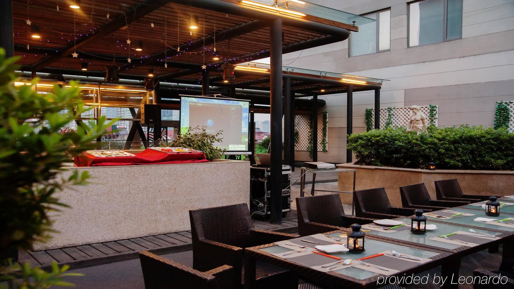 Holiday Inn Nanjing Aqua City, an IHG Hotel Bagian luar foto